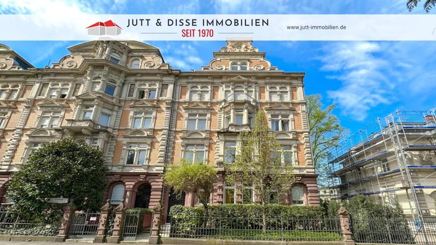 Außenansicht - Wohnung kaufen in Baden-Baden - 5-Zimmer-Altbauwohnung in Bestlage von Baden-Baden