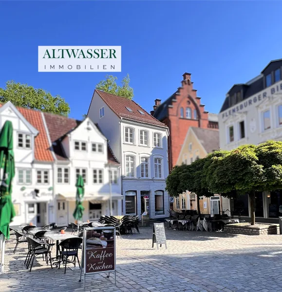 Titelbild - Zinshaus/Renditeobjekt kaufen in Flensburg - Flensburg: Historisches Wohn- und Geschäftshaus am Nordermarkt