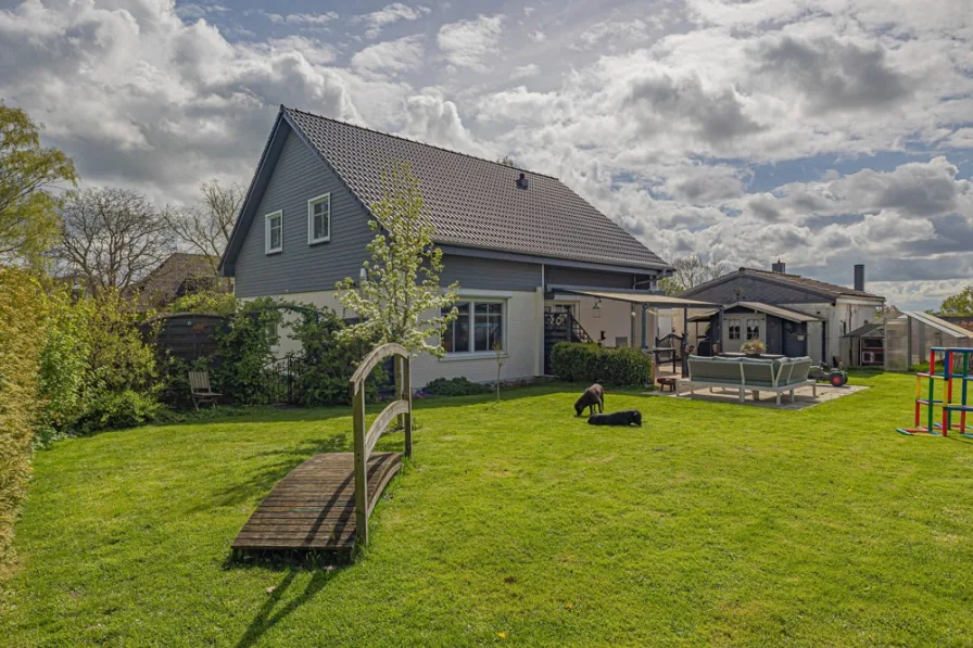 Ihr neues Zuhause - Haus kaufen in Giekau / Engelau - Vielseitiges Raumwunder mit Weitblick - modernisiertes Einfamilienhaus mit Einliegerwohnung