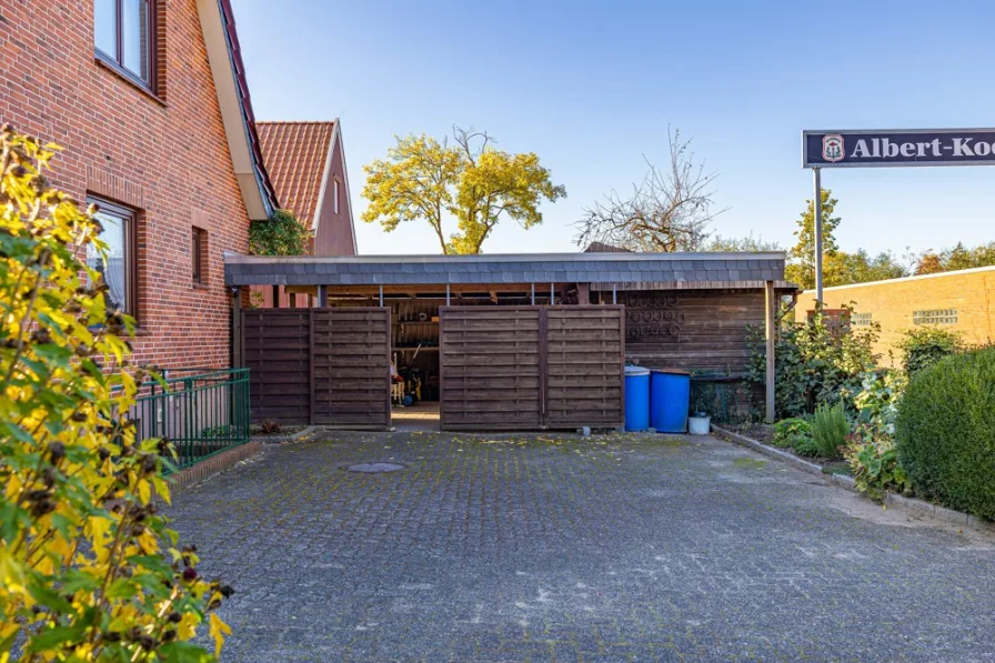 Carport mit Abstellraum/Werkstatt