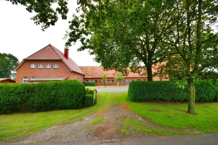 612 Ein toller Anblick - Haus kaufen in Westerstede / Ocholterfeld - Provisionsfrei für den Käufer! Imposanter Resthof mit Potential in abgeschiedener Lage bei Ocholt