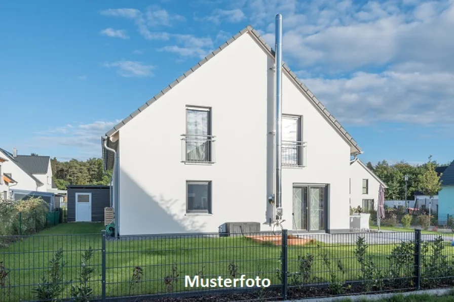 Keine Originalbilder - Haus kaufen in Reutlingen - Gut erhaltenes 2-Familienhaus mit Garage - provisionsfrei