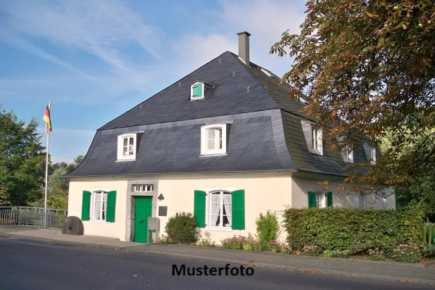 Keine Originalbilder - Haus kaufen in Neunkirchen - Platz für die ganze Familie ++ Freistehendes 2-Familienhaus mit Doppelgarage ++