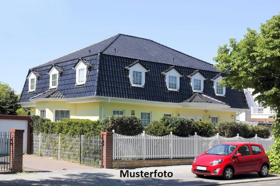 Keine Originalbilder - Haus kaufen in Falkensee - Aus Alt mach Neu + Baufälliger Bungalow +