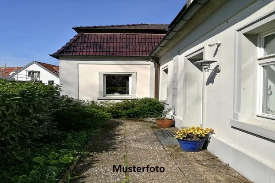 Keine Originalbilder - Haus kaufen in Balingen - Einfamilienhaus mit Garage im Neubaugebiet - provisionsfrei