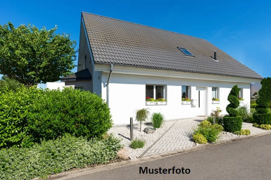 Keine Originalbilder - Haus kaufen in München - Einfamilienhaus mit Doppelgarage
