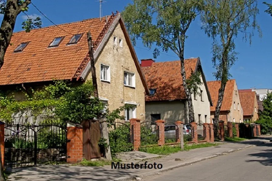 Keine Originalbilder - Haus kaufen in Mainleus-Schwarzach - Einfamilienhaus mit Doppelgarage
