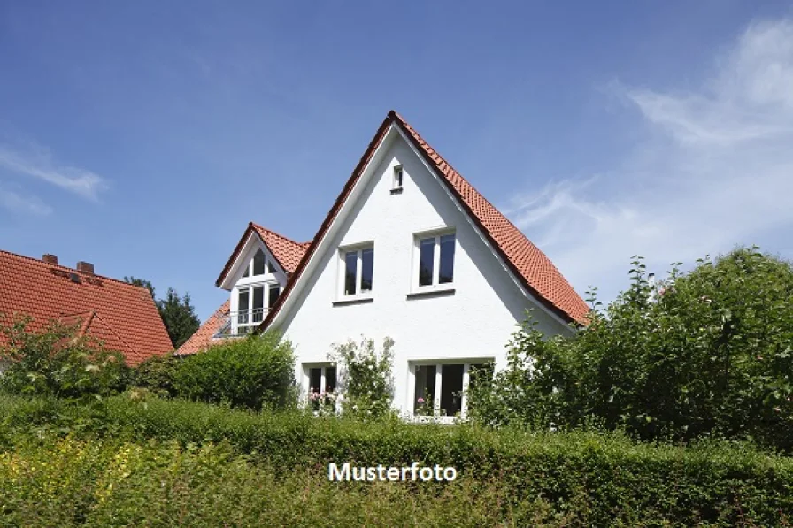 Keine Originalbilder - Haus kaufen in Neuenbürg - Einfamilienhaus nebst 2 Doppelgaragen - provisionsfrei