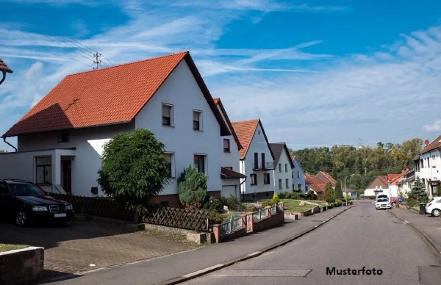 Keine Originalbilder - Haus kaufen in Wermelskirchen - Großzügiges 2-Familienhaus mit Doppelgarage - provisionsfrei