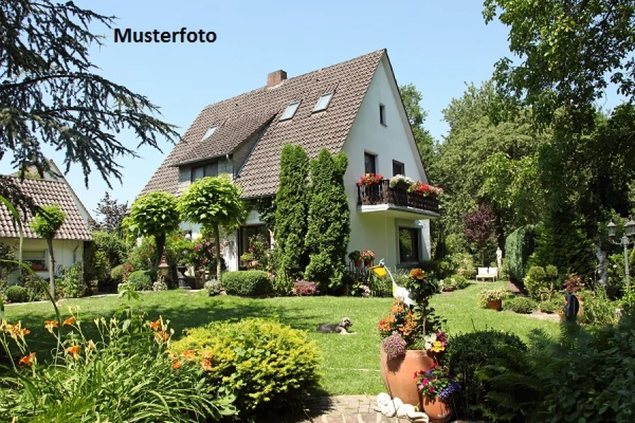 Keine Originalbilder - Haus kaufen in Königslutter - 2-Familienhaus, Doppelgarage und Carport - provisionsfrei