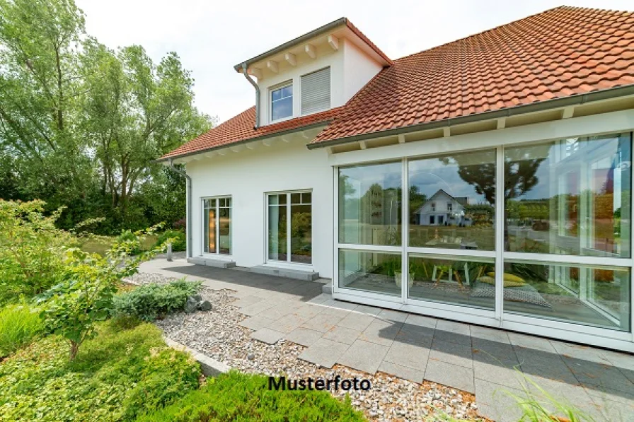 Keine Originalbilder - Haus kaufen in Mömbris - Einfamilienhaus mit Dachterrasse und Garage