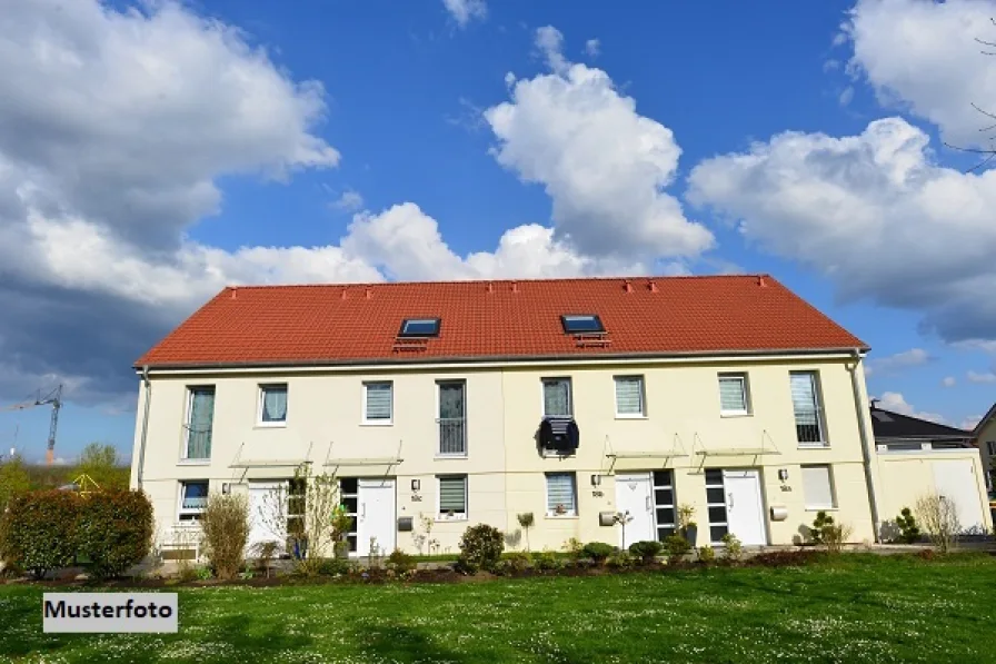 Keine Originalbilder - Haus kaufen in Brandenburg - 2 Reihenmittelhäuser mit Garten