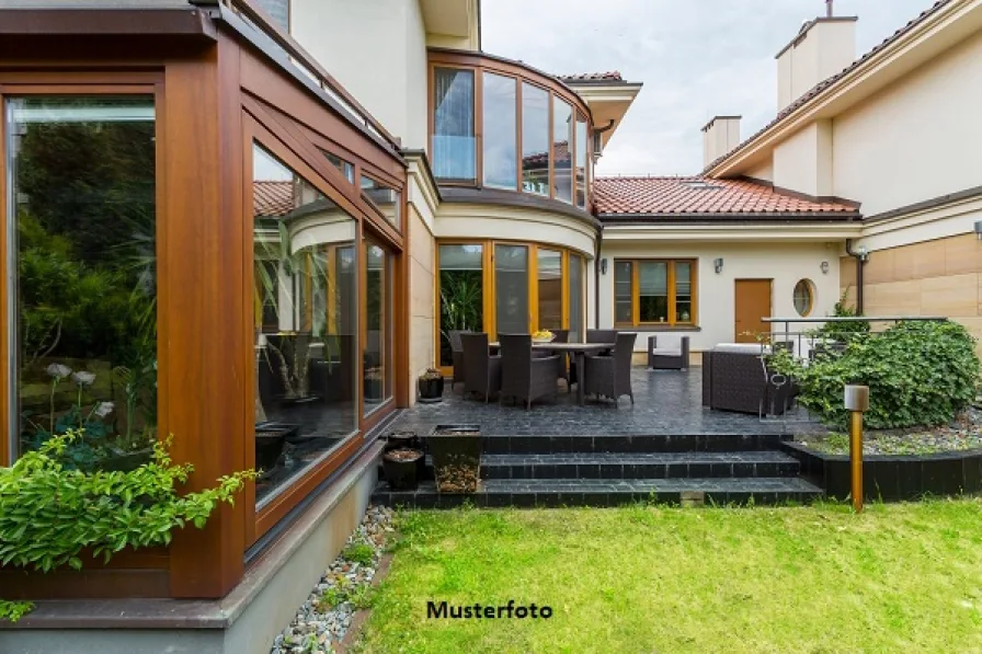 Keine Originalbilder - Haus kaufen in Rehfelde - Wohnhaus mit Carport