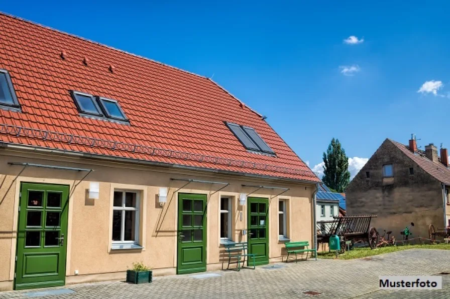 Keine Originalbilder - Haus kaufen in Bad Salzungen - Hofgrundstück mit Tierbestand