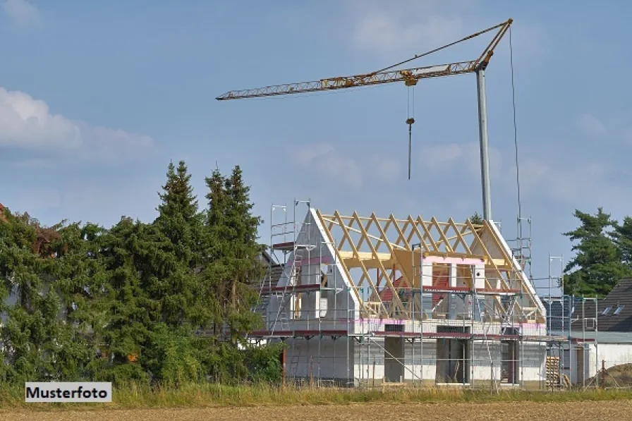 Keine Originalbilder - Grundstück kaufen in Mönchengladbach - Mut zum Neuaufbau + Grundstück mit Wohnhaus(Brand)ruine