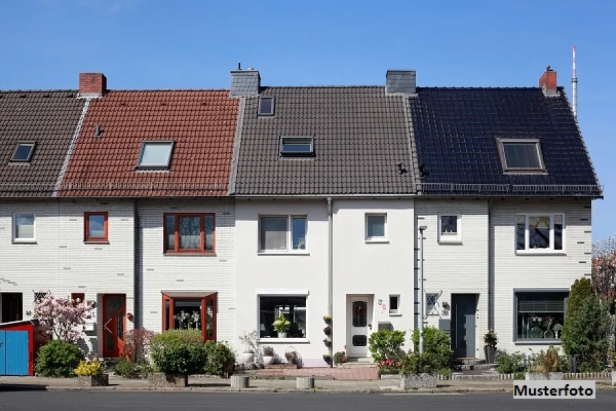 Keine Originalbilder - Haus kaufen in Traunstein - Einfamilien-Reihenmittelhaus mit Garage und Garten