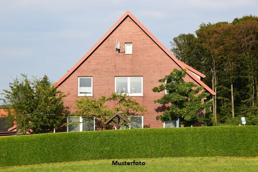 Keine Originalbilder - Haus kaufen in Augsburg - Einfamilienhaus mit Garage und Dachterrasse