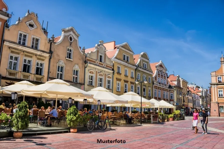 Keine Originalbilder - Haus kaufen in Wadern - Wohnhaus mit Café, nebst Garage + provisionsfrei +