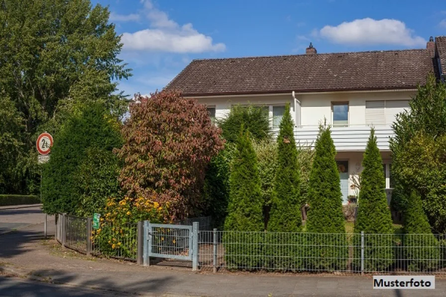 Keine Originalbilder - Haus kaufen in Schramberg - Mehrfamilienhaus mit Doppelgarage - provisionsfrei