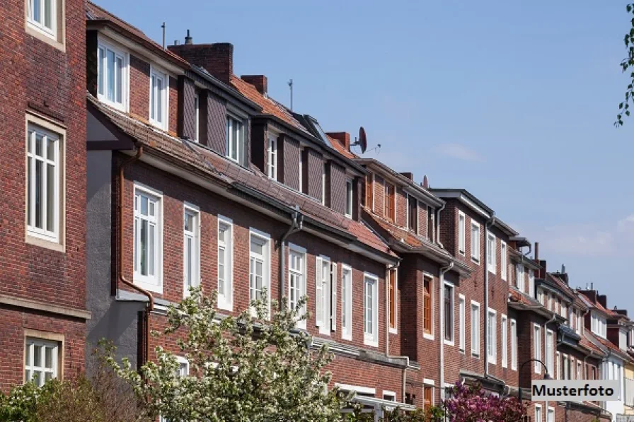 Keine Originalbilder - Haus kaufen in Duisburg - Kapitalanlage + Mehrfamilienhaus mit 3 Wohnungen und Garage +