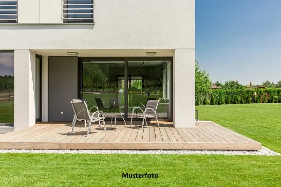 Keine Originalbilder - Haus kaufen in Burglengenfeld - Freistehendes Einfamilienhaus mit integr. Garage