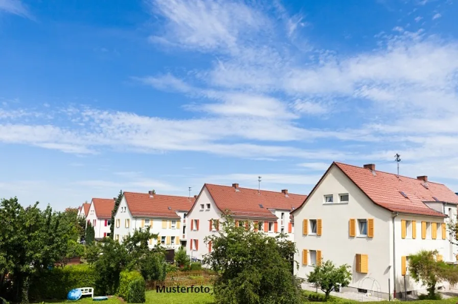 Keine Originalbilder - Haus kaufen in Detmold - Kapitalanlage + Freistehendes Mehrfamilienhaus mit 3 Wohnungen +