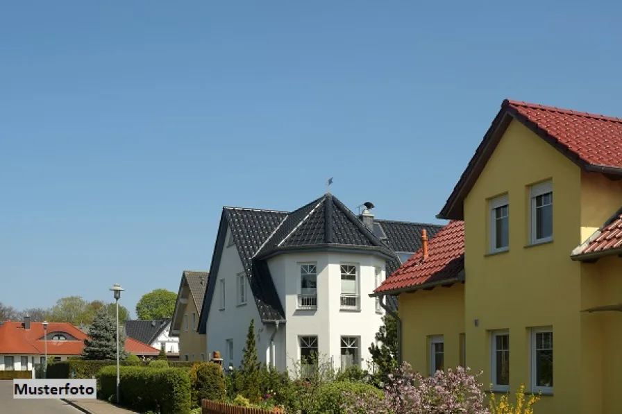 Keine Originalbilder - Haus kaufen in Lübeck - Einfamilienhaus mit Garage - provisionsfrei