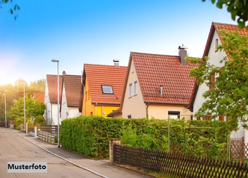 Keine Originalbilder - Haus kaufen in Steinbach am Wald - Einfamilienhaus mit Garage in ruhiger Wohnlage