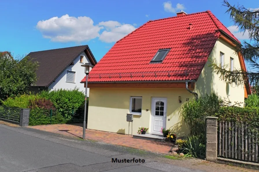 Keine Originalbilder - Haus kaufen in Zwiesel - Einfamilienhaus mit Gartenhaus