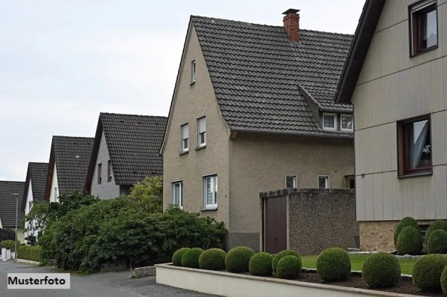 Keine Originalbilder - Haus kaufen in Waldenburg - 1/2 Anteil - Einfamilienhaus mit Nebenhaus