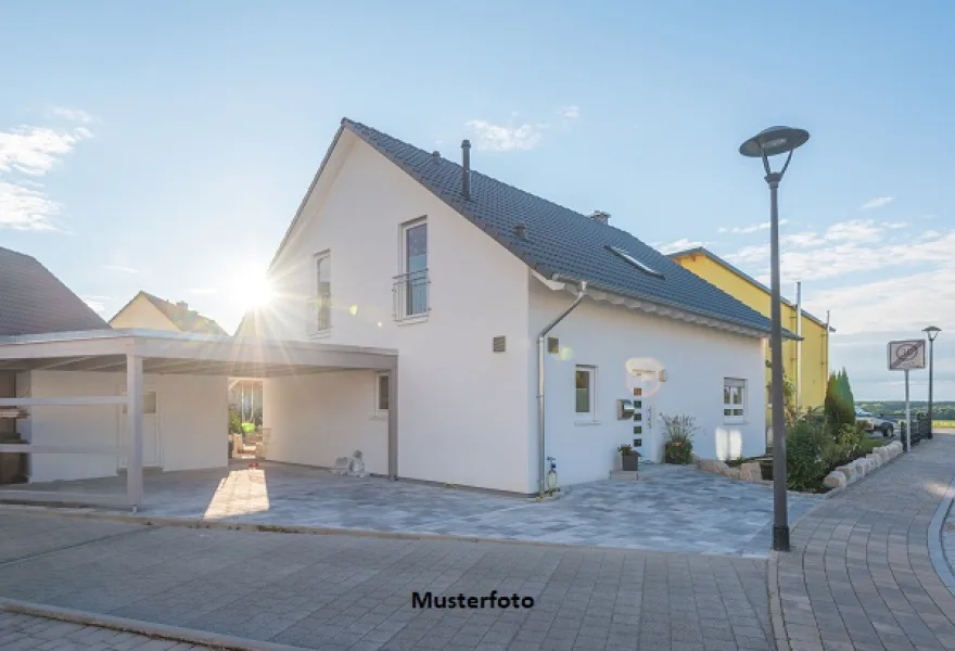 Keine Originalbilder - Haus kaufen in Hamburg - Einfamilien-Doppelhaushälfte mit Doppelcarport - provisionsfrei