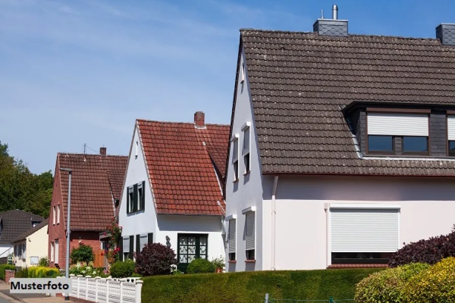 Keine Originalbilder - Haus kaufen in Stadtilm - Zweifamilienhaus mit Anbau und Balkon 