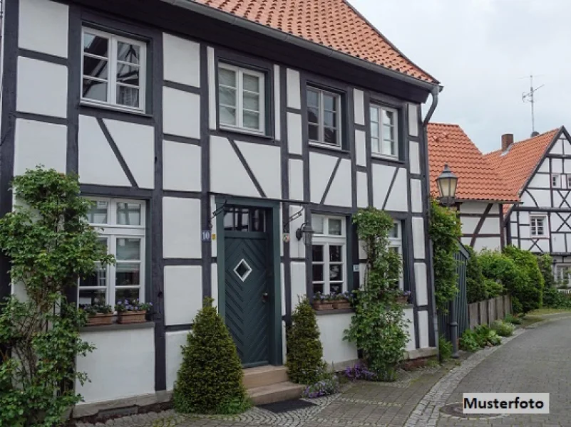 Keine Originalbilder - Haus kaufen in Friedberg - Wohnhaus mit ehemaliger Gaststätte