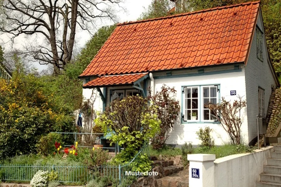 Keine Originalbilder - Gastgewerbe/Hotel kaufen in Oschatz - Fertigteilbaracke mit großem Grundstück