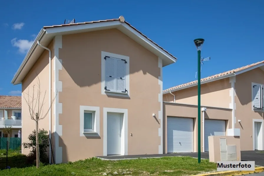 Keine Originalbilder - Haus kaufen in Zahna-Elster - Einfamilien-Doppelhaushälfte mit Carport