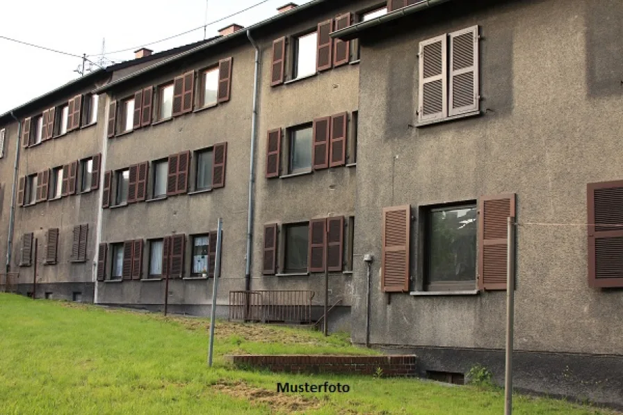 Keine Originalbilder - Haus kaufen in Kölleda - Wohnhaus mit Garagengebäude