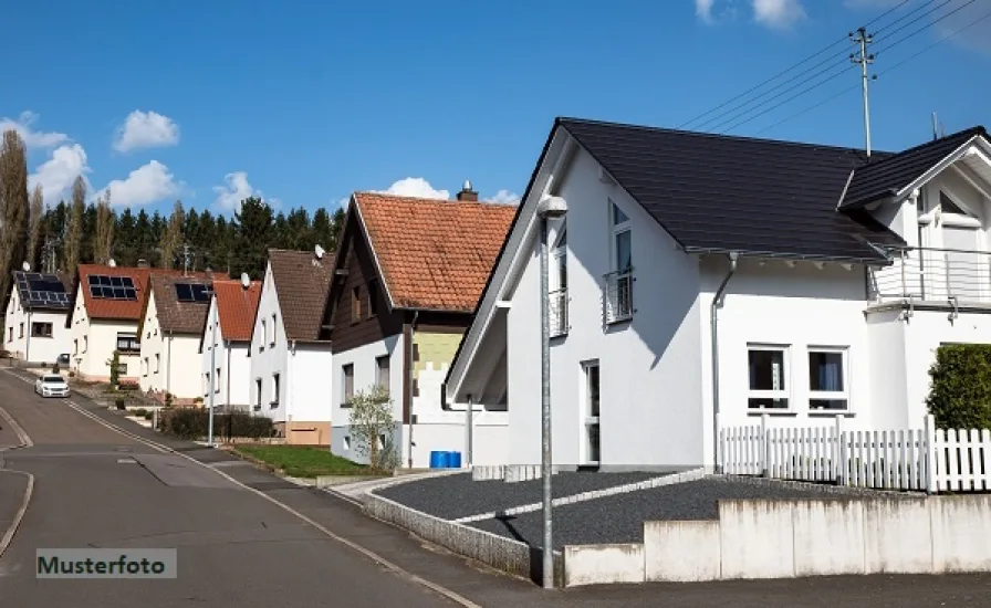 Keine Originalbilder - Haus kaufen in Castrop-Rauxel - Rechts Doppelhaushälfte, Garten, Garage