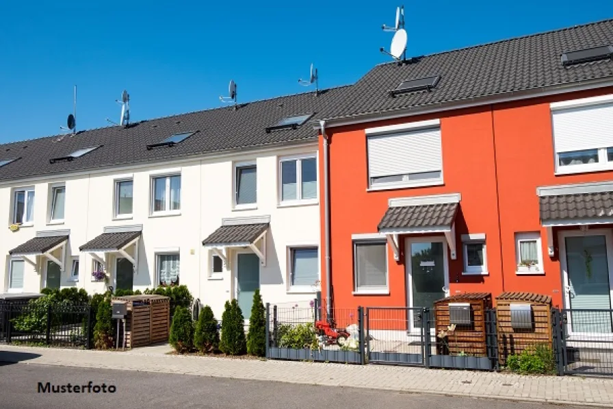 Keine Originalbilder - Haus kaufen in Leipzig - Einfamilien-Doppelhaushälfte mit Terrasse und Garage