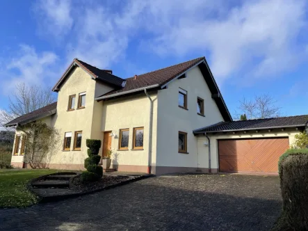 Eingangsseite - Haus kaufen in Prüm - **Einfamilienhaus mit viel Platz für die ganze Familie in der Wenzelbach Prüm**