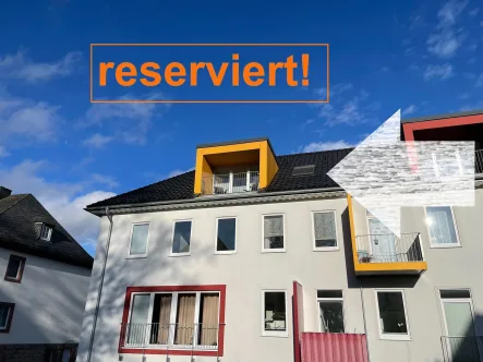 reserviert  IMG_6416  mit Pfeil zur WHG - Wohnung kaufen in Prüm - **RESERVIERT -Dachgeschosswohnung mit Balkon in zentraler Lage von Prüm**