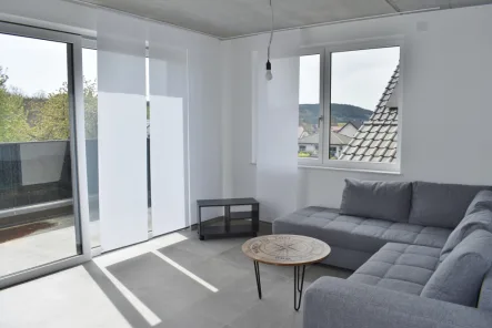 Wohnraum mit Balkon - Wohnung mieten in Prüm - **Exklusive moderne 2 Zimmerwohnung in Prüm**