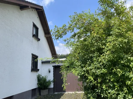 Wohnhaus mit Garage - Haus kaufen in Schönecken - **Gepflegtes, barrierefreies Wohnhaus mit Ausbaupotenzial**