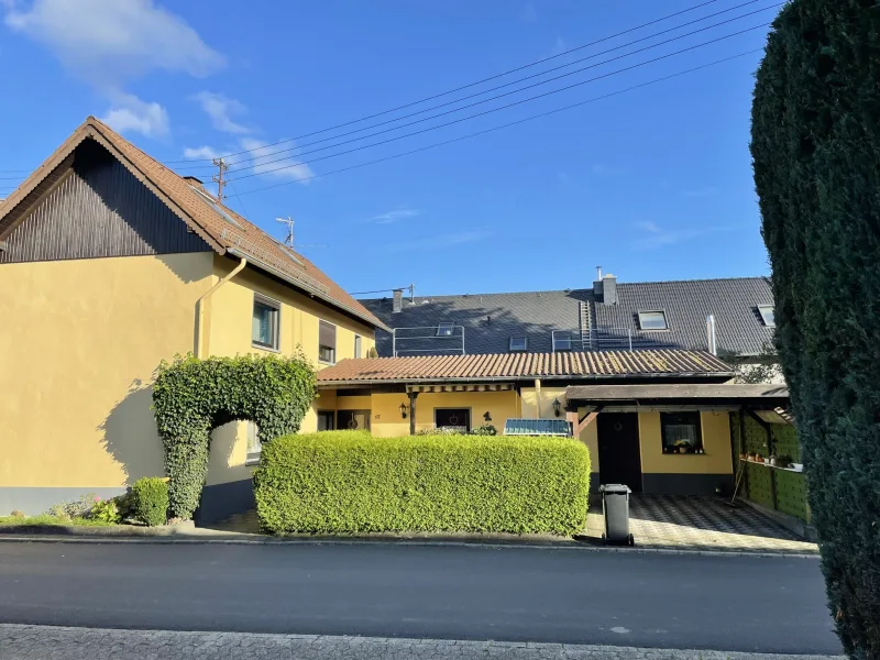 Eingangsseite - Haus kaufen in Rommersheim - **Hübsches, kleines Wohn- oder Ferienhaus mit Carport in der Eifel **