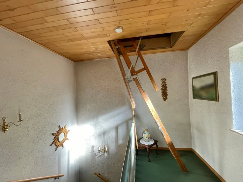 Treppe in den Dachboden