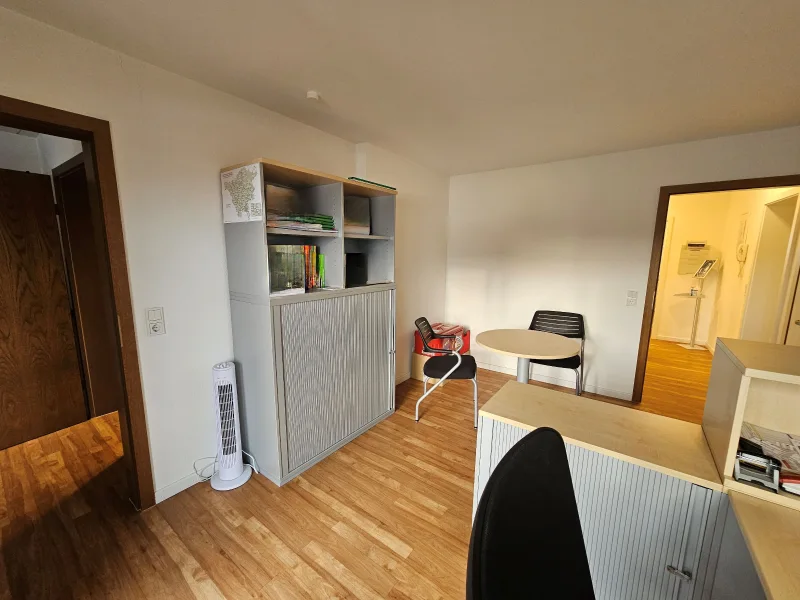 Wohnzimmer/Büro - Wohnung mieten in Rehlingen - Gepflegte  Wohnung: 3 Z.K.B.mit Balkon im  Herzen von Rehlingen