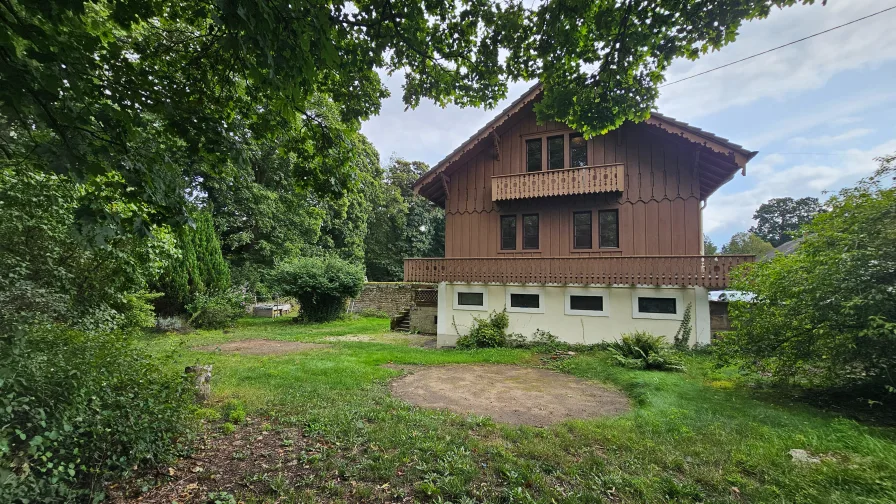 Seitenansicht links m. Garten - Haus mieten in Wallerfangen - Zur Miete Wohnen in historischen Gemäuern von Wallerfangen