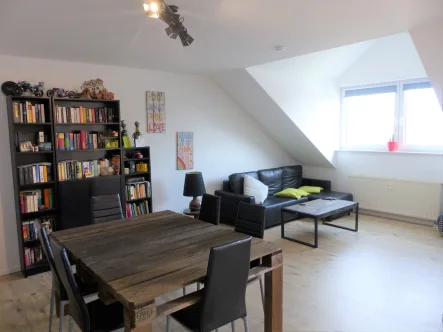 Wohn-/Esszimmer - Wohnung kaufen in Überherrn - *** RESERVIERT ***Gemütliche helle 3 ZKB Wohnung mit Balkon und Stellplatz in guter Lage von Altforweiler