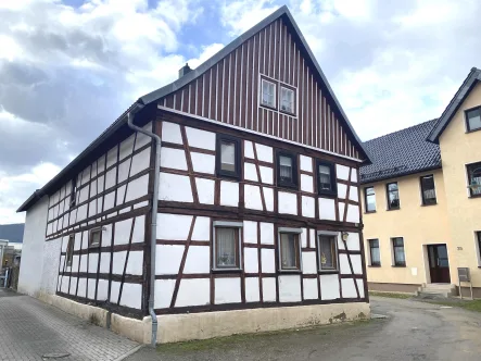 Nord-Ostansicht - Haus kaufen in Rudolstadt - Sanierungsbedürftiges Fachwerkhaus mit Potential