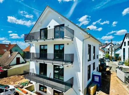 Aussenansicht - Wohnung kaufen in Dreieich - ***TOP Neubau Souterrain ETW mit Freisitz/Terrasse in Götzenhain***