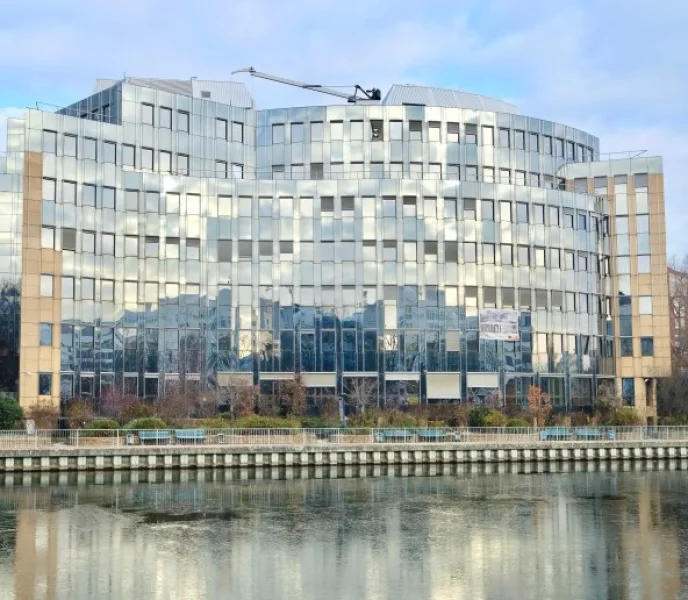 Gebäudeansicht - Büro/Praxis mieten in Berlin - PROVISIONSFREI für Mieter/in: Erstklassige Büroflächen in Berlin-Charlottenburg an der Spree